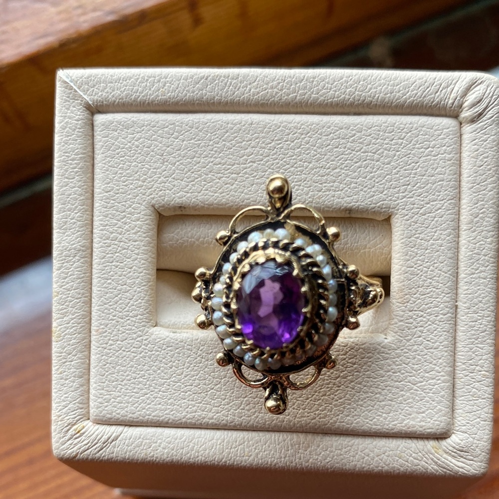 14 K Victorian Amethyst Ring - Picture 1 of 7